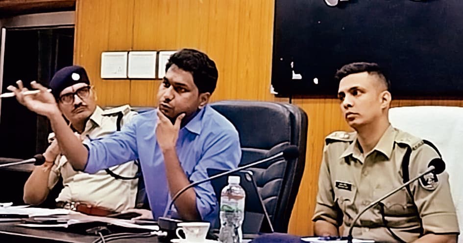 Gopalganj News  : दुर्गा पूजा के दौरान लाइटिंग के साथ रहेगा सुरक्षा का पुख्ता इंतजाम