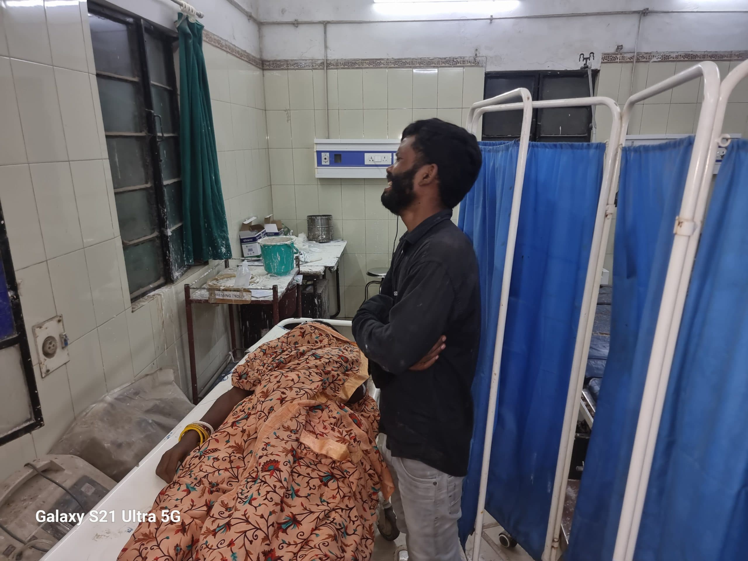 Female laborer dies in Sadar Hospital नगर पंचायत महिला मजदूर की सदर अस्पताल में इलाज के दौरान मौत, गांव में मचा कोहराम