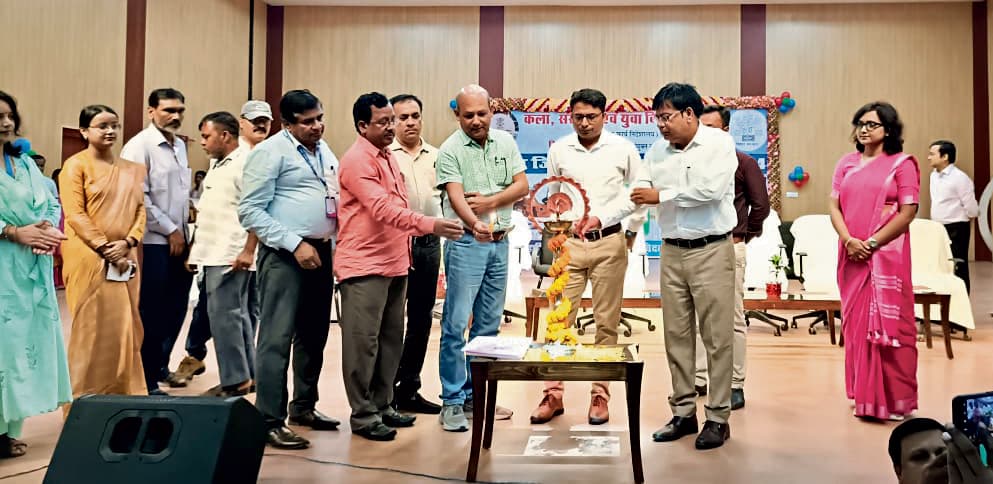 saran news. सारण की धरती सांस्कृतिक रूप से उर्वरा, यहां के कलाकारों ने देश में लोहा मनवाया : डीएम