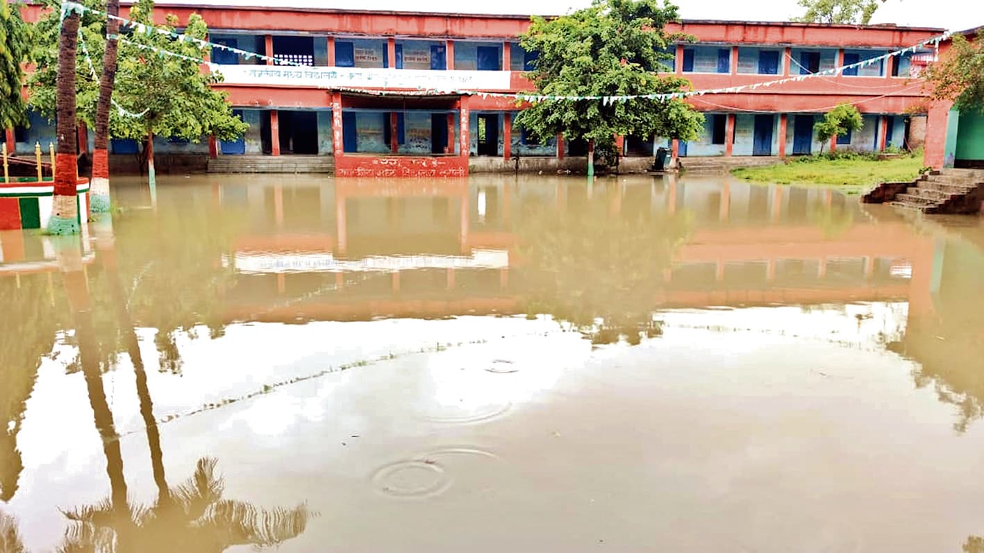 Gopalganj News  : भारी बारिश से किसानों को लाभ, तो शहर हुआ जलमग्न, सड़कें बनीं तालाब, शहर के कई मुहल्लों के घरों में घुसा पानी