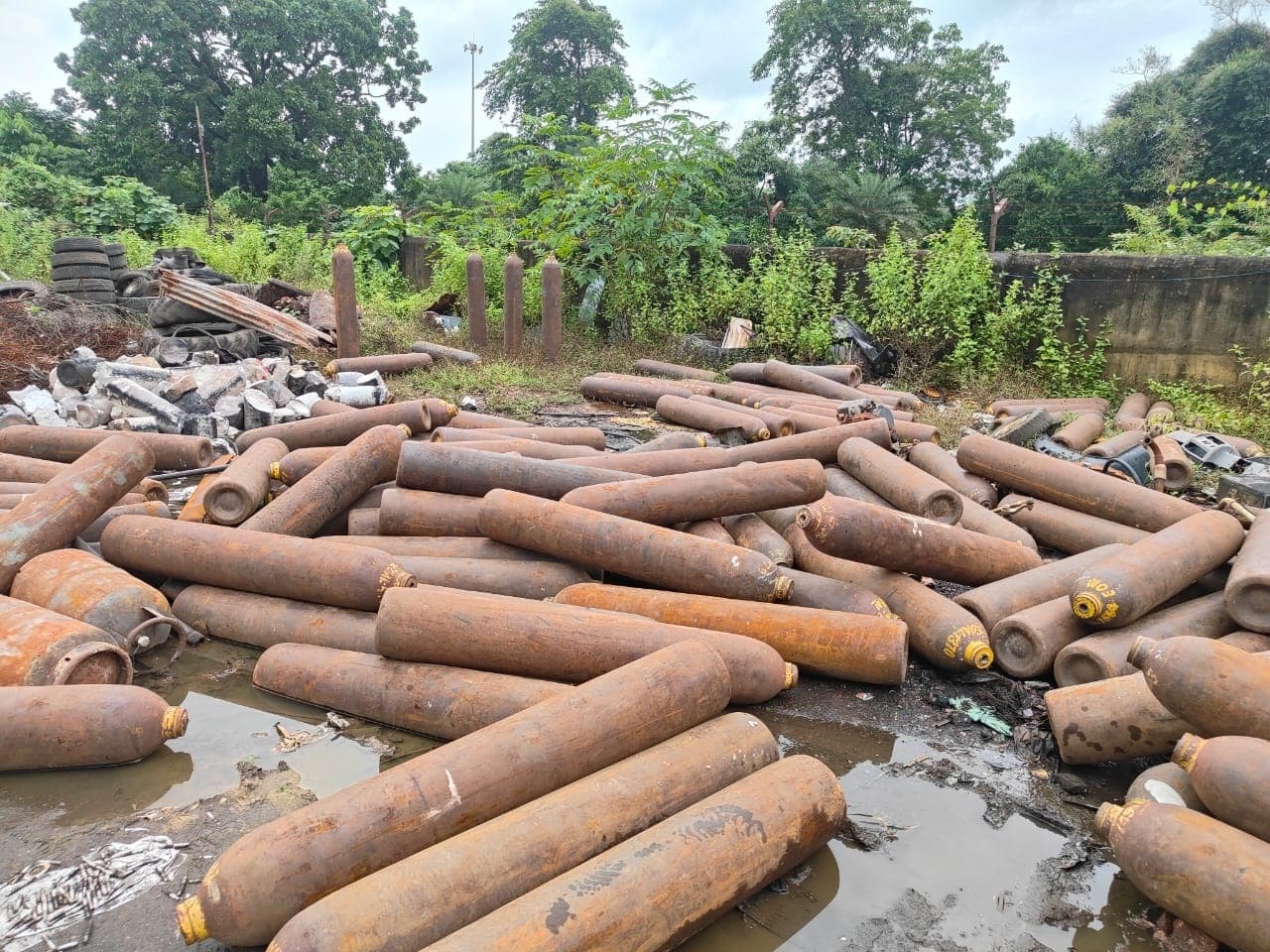 Bokaro News: ऑक्सीजन सिलिंडर बरामद मामले में कबाड़ गोदाम के संचालक पर प्राथमिकी