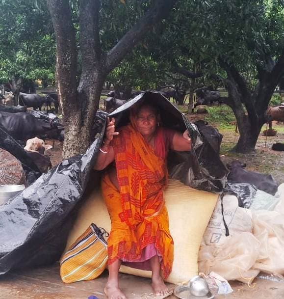 Bhagalpur News: की करियै बाबू बच्चा बीमार छय, खाइयो के दिक्कत, रहै के दिक्कत