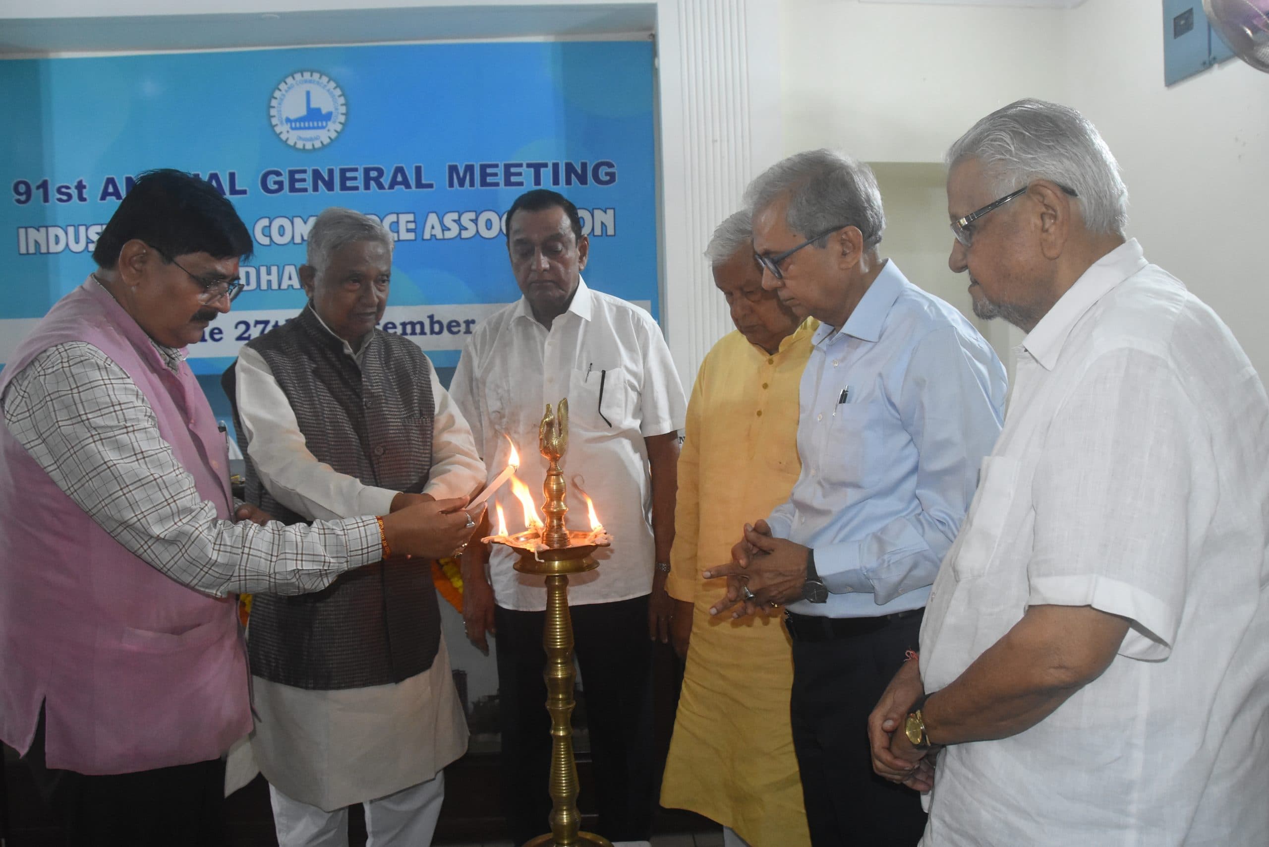 DHANBAD NEWS : सांसद पीएन सिंह ने कहा - कोलियरी में कोयला नहीं अब रंगदारी है