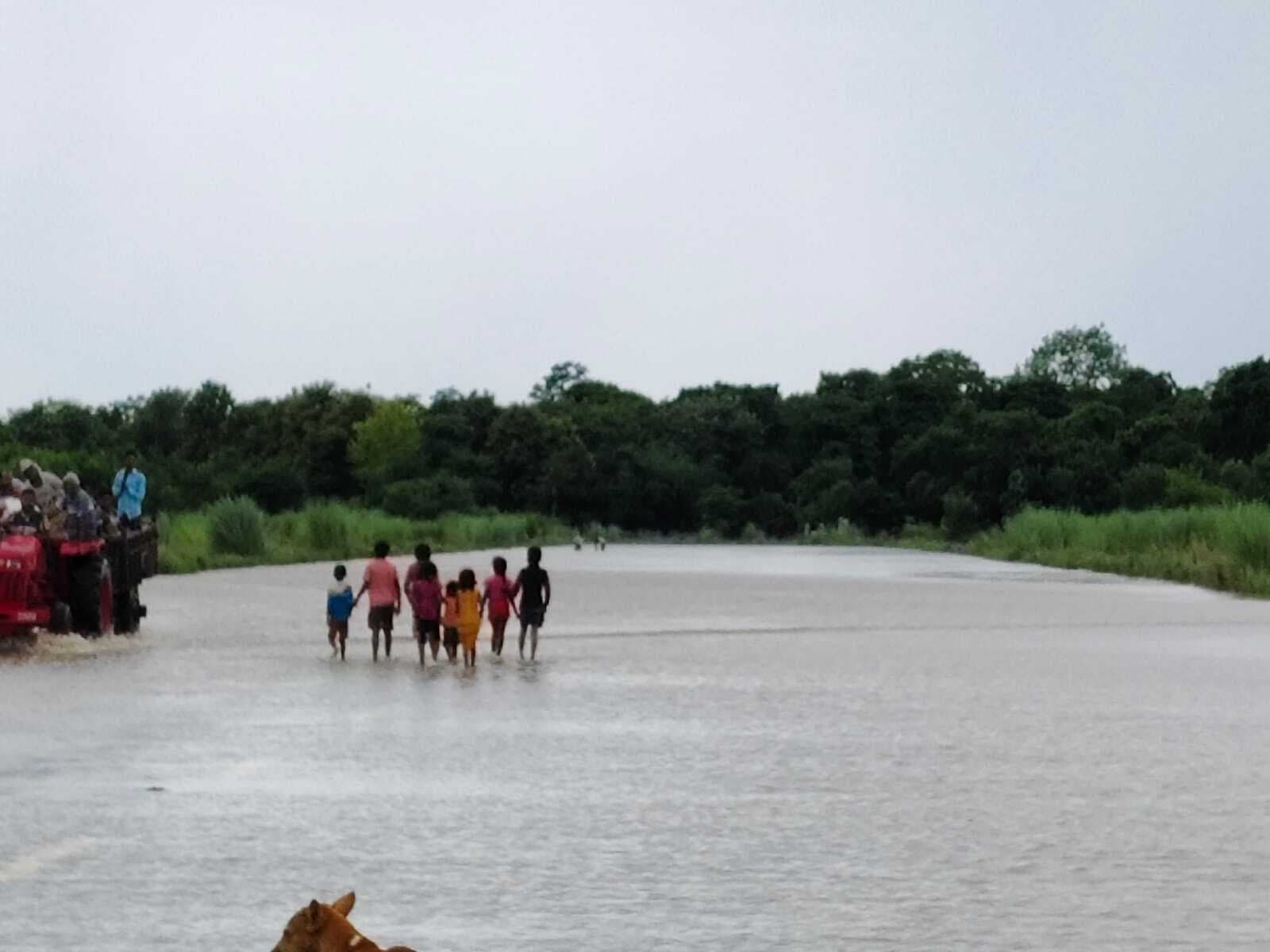 नेपाल में भारी बारिश से एसएसबी कैंप समेत आधा दर्जन गांवों में घुसा बाढ़ का पानी