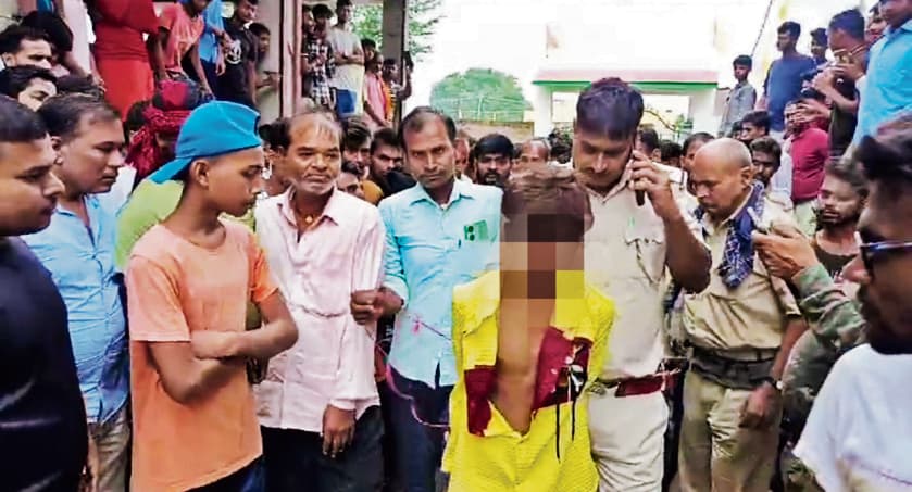 HAJIPUR NEWS : पातेपुर में चोर की लोगों ने की पिटाई, पुलिस से नोकझोंक