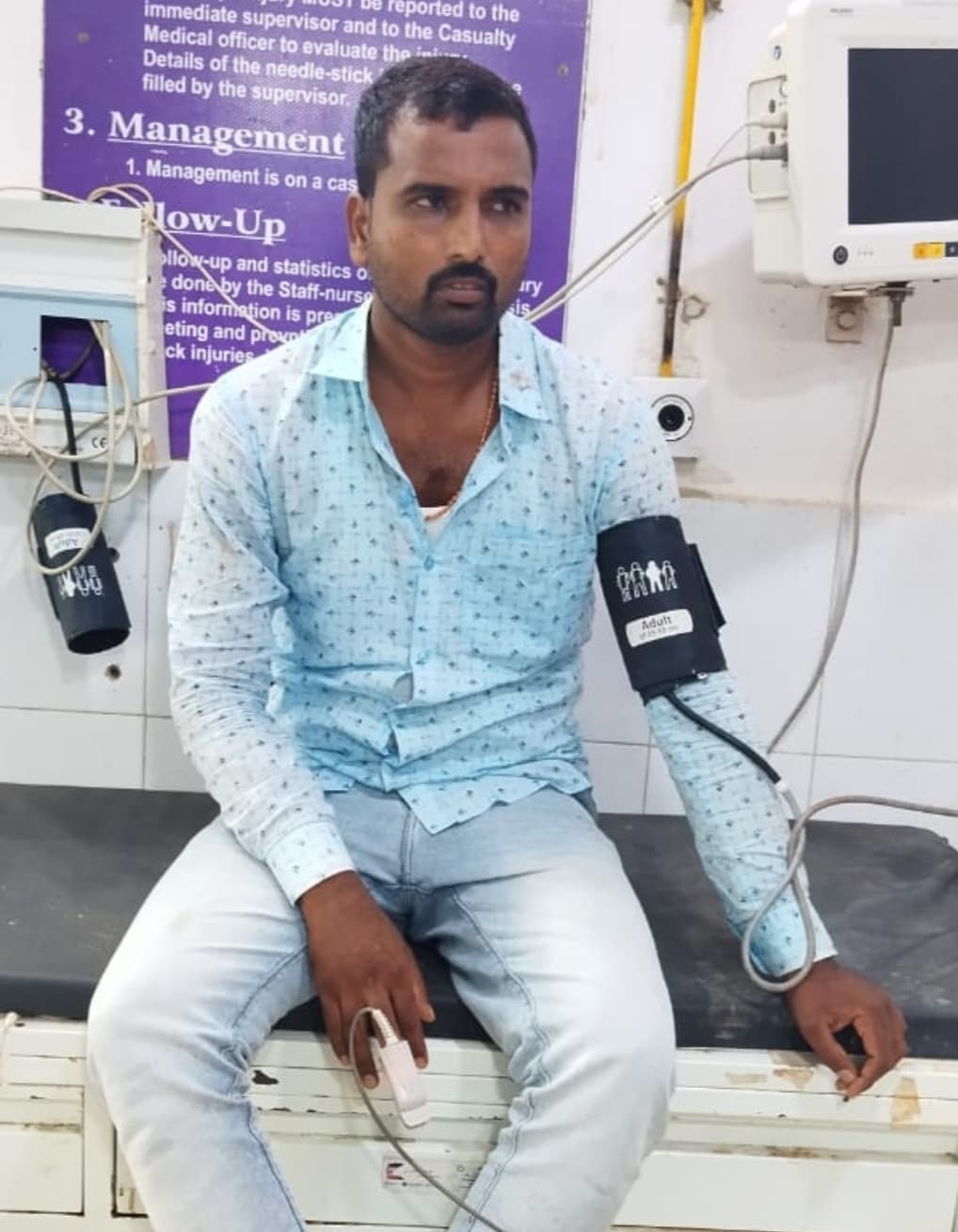 सड़क पार कर रहे स्कूली बच्चे को कार ने मारी ठोकर, पटना रेफर