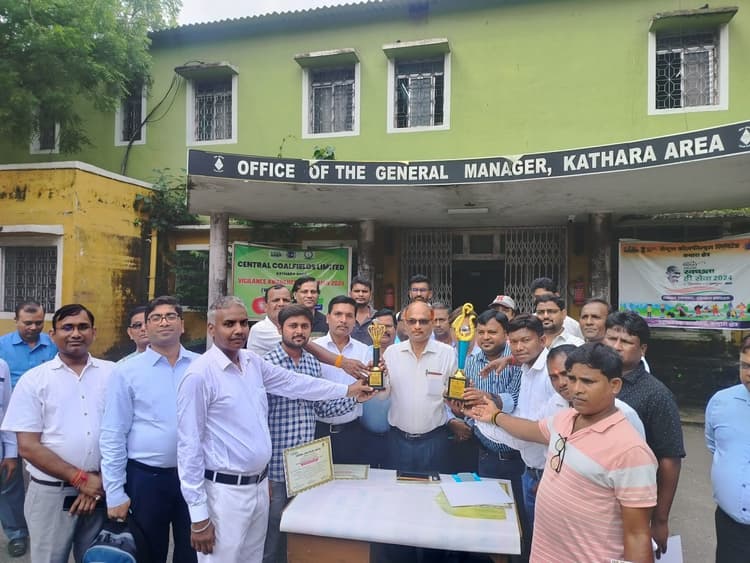 Bokaro News : केंद्रीय खान बचाव प्रतियोगिता में कथारा क्षेत्र की टीम का उत्कृष्ट प्रदर्शन