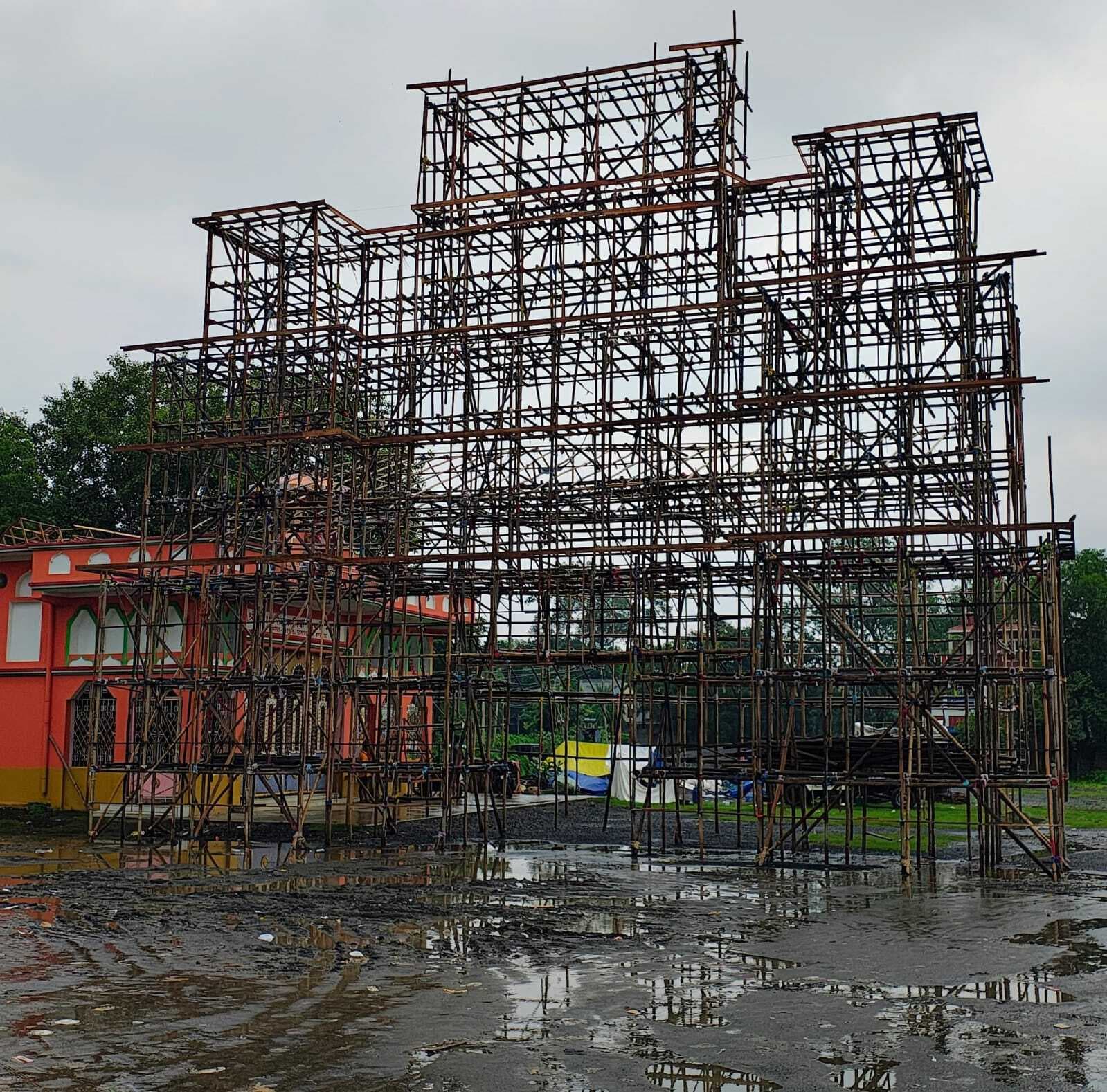 पूजा :::  पतना चौक में भव्य तरीके से बन रहा दुर्गा पूजा का पंडाल