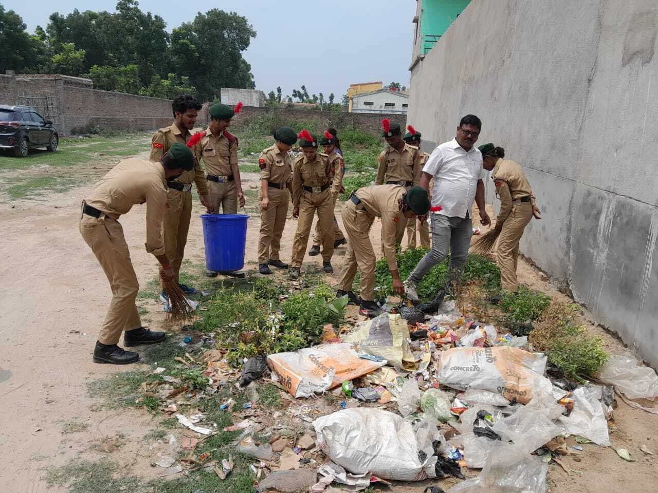 एनसीसी कैडेट्स ने चलाया स्वच्छता अभियान