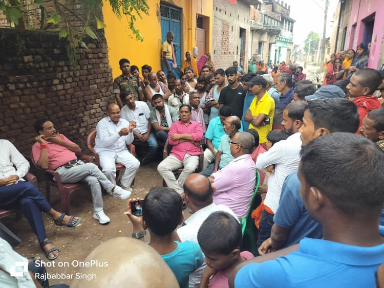 दिवंगत बीएसएफ इंस्पेक्टर के परिजनों से मिले पूर्व विधायक