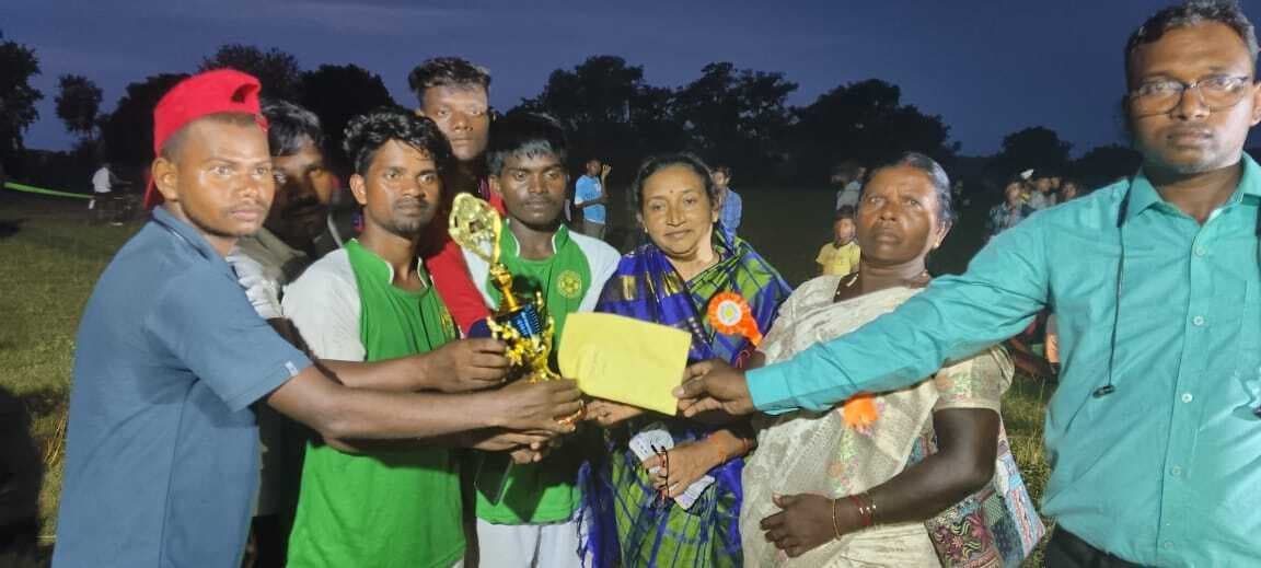 Giridih News:कोशिलवा की टीम ने जीता खिताब