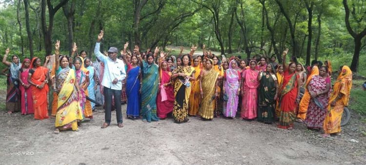 BOKARO NEWS : विस्थापित बेरोजगार मोर्चा का धरना तीसरे दिन रहा जारी