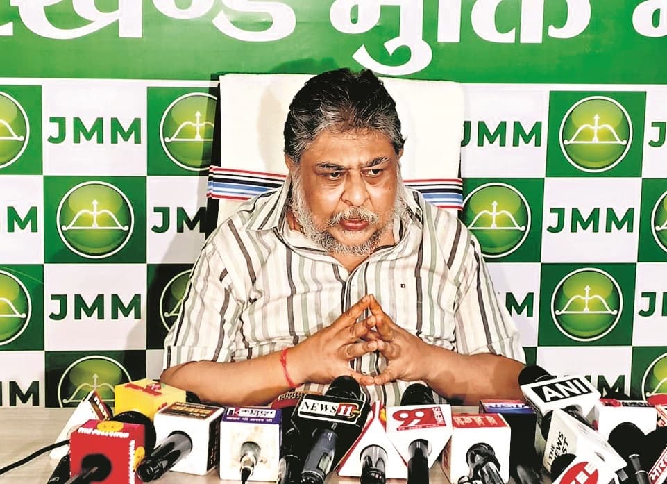 Ranchi News : भाजपा का मतलब भ्रष्ट जनों की पार्टी, पीएम वित्त मंत्री से इस्तीफा लें : झामुमो