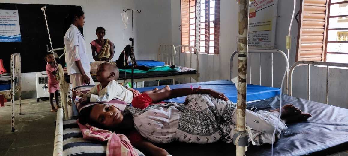 उल्टी व दस्त के दो मरीज सीएचसी में भर्ती