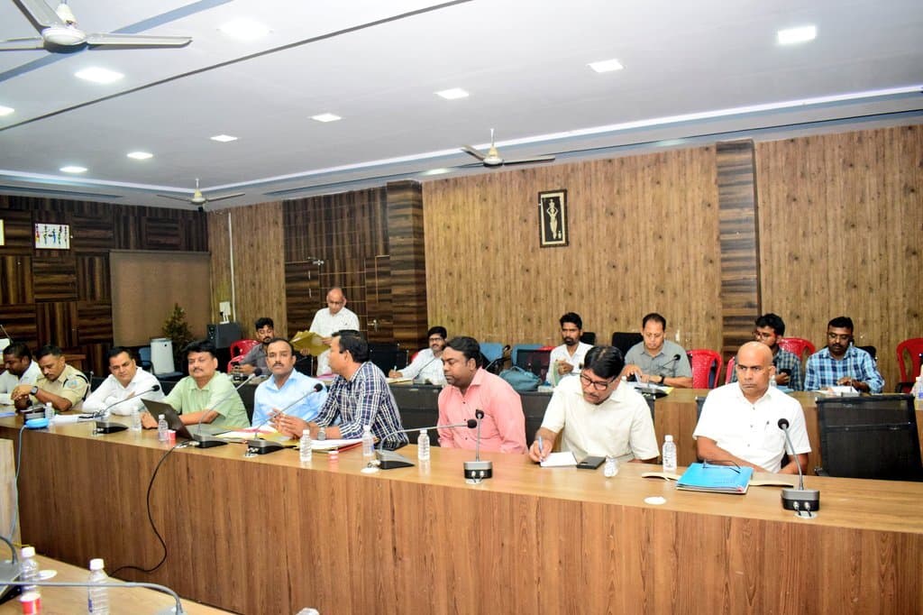 अवैध खनन व परिवहन पर रोक लगाने के लिए करें छापेमारी : डीसी