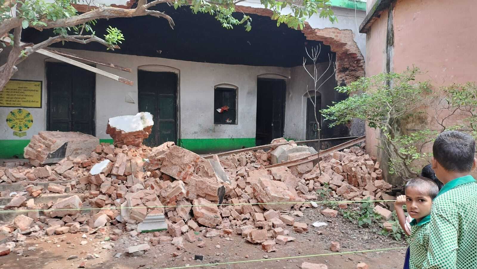 प्लस टू उवि का जर्जर भवन गिरा, कोई हताहत नहीं