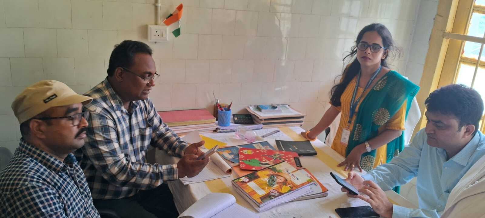 इन्क्वास को लेकर दो सदस्यीय सर्पोटिव सुपरविजन टीम ने किया सदर अस्पताल का निरीक्षण