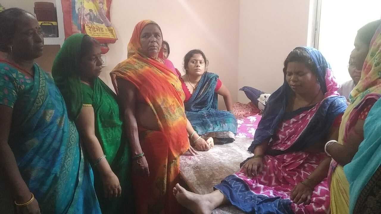 ट्रेन से कटकर शिक्षक की मौत, परिजनों में कोहराम