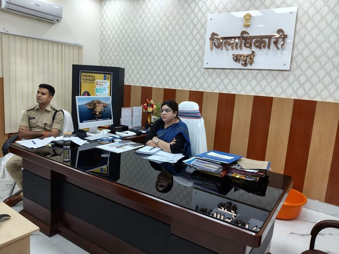 ब्लैक स्पॉट चिह्नित कर लगाएं साइन बोर्ड