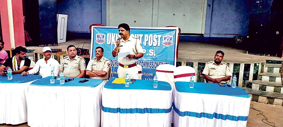 पूजा समितियों को लेकर उखड़ा पुलिस की शांति बैठक