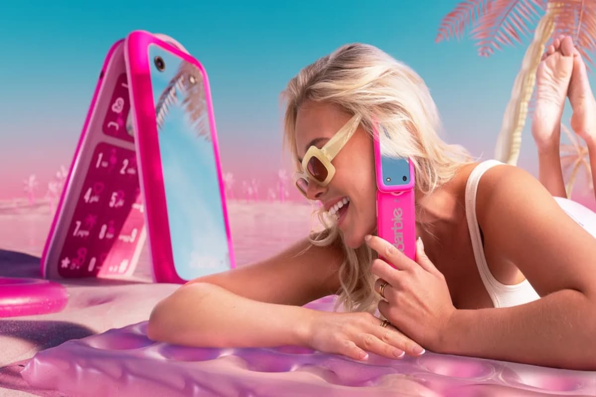 HMD Barbie Phone: नोकिया के फोन बनानेवाली कंपनी लायी अनोखा फोन, कीमत हैरान कर देगी