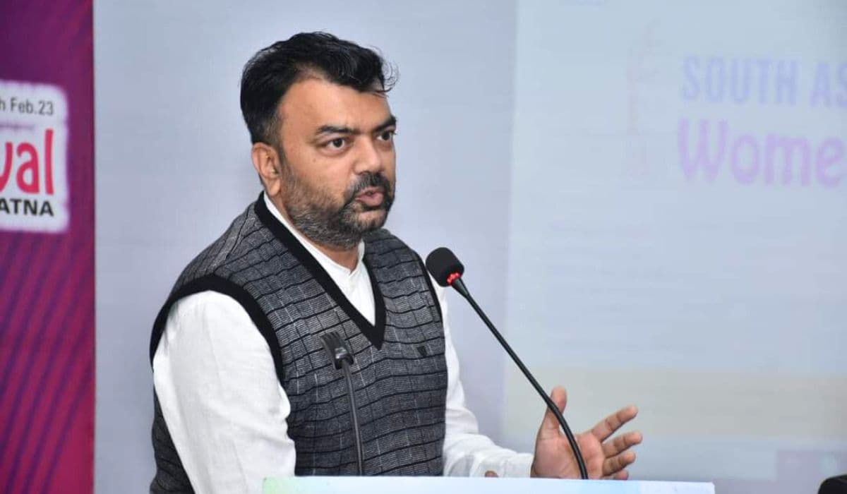 बिहार में सात आईएएस अधिकारियों का तबादला, श्रम संसाधन विभाग में सचिव बनें IAS दीपक आनंद