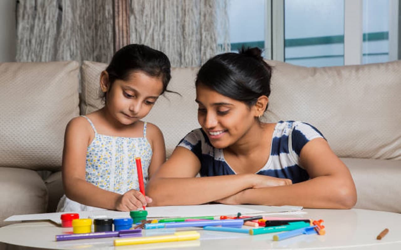 Parenting Tips: बच्चे को जल्दी अच्छी चीजें सिखाने के लिए अपनाएं ये तरीके