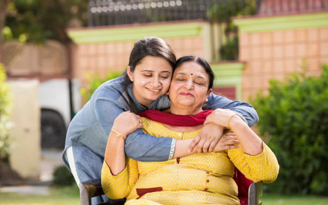 Relationship Tips: आप एक अच्छी बेटी हैं या नहीं? इन बिंदुओं के आधार पर करें अपना आकलन