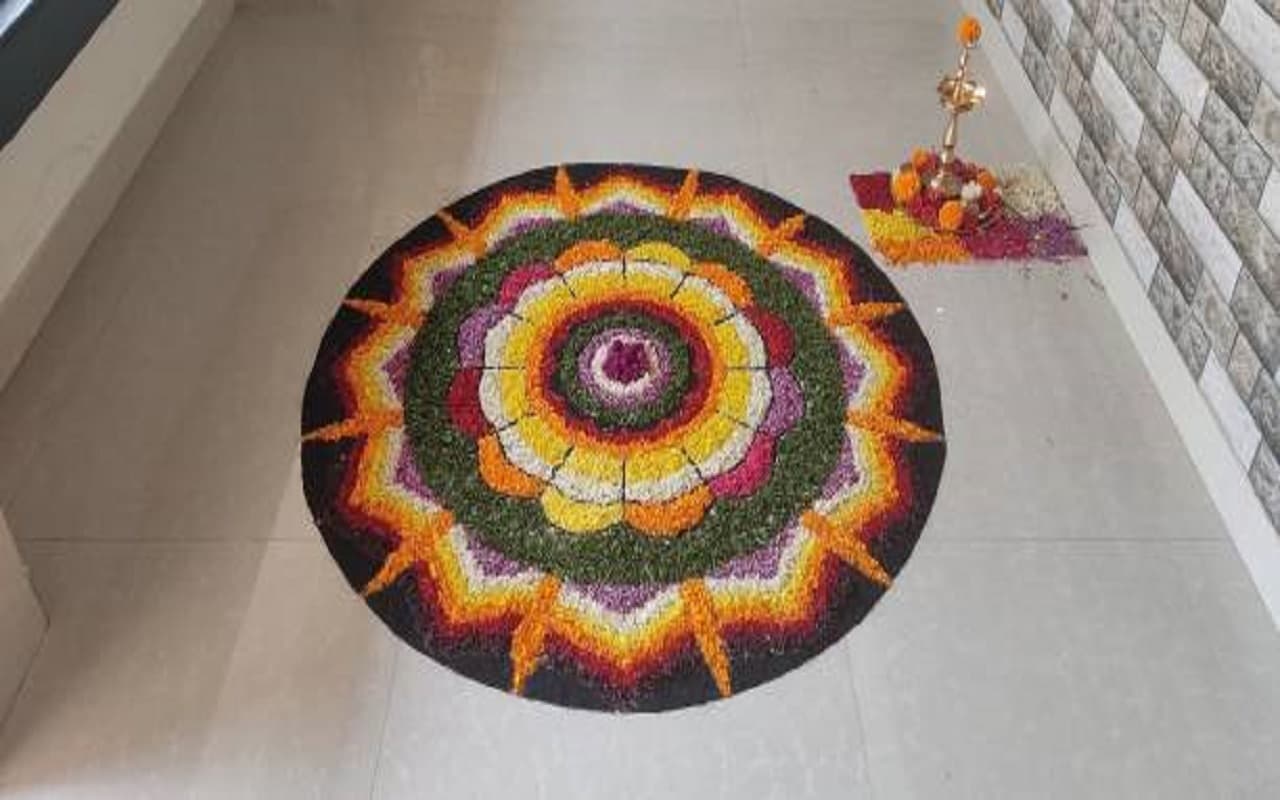Teachers' Day 2024: इन रंगीन रंगोली डिजाइनस के साथ शिक्षकों का करें स्वागत