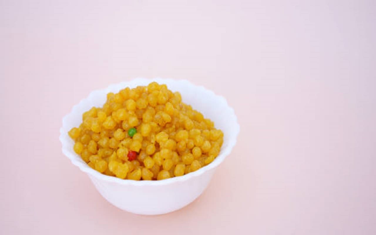 Besan Boondi Recipe: विश्वकर्मा पूजा के प्रसाद के लिए घर पर आसानी से बनाएं बुंदिया, यहां देखें रेसिपी