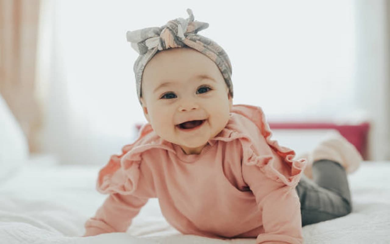 Baby Names: आपकी राजकुमारी पर बहुत प्यारे लगेंगे ये नाम