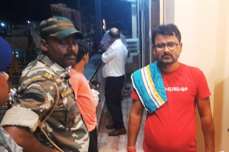 JSSC CGL परीक्षा से पहले मेदिनीनगर के होटल से 90 लाख रुपए बरामद, बिहार के सदान समेत 2 हिरासत में