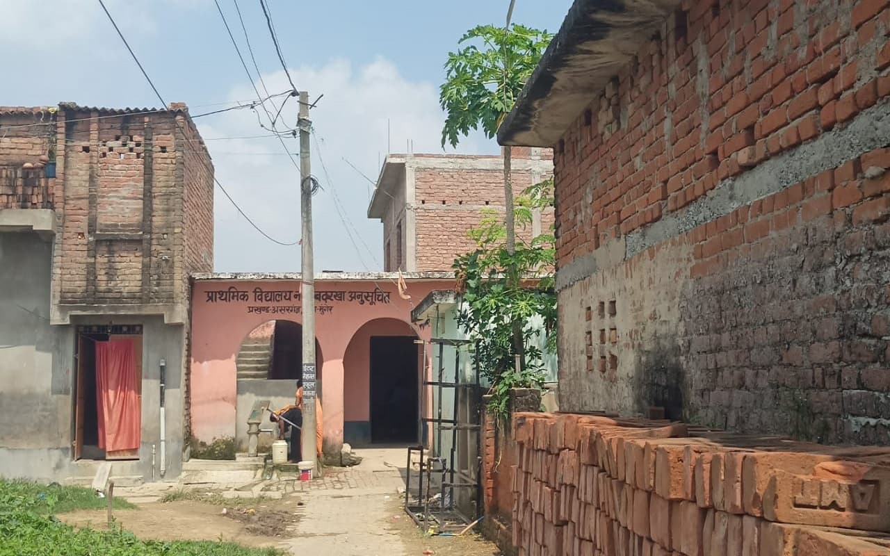 Bihar News: मुंगेर में स्मार्ट मीटर का विरोध किया तो पूरे गांव की काटी बिजली, रात होते ही छाता है अंधेरा