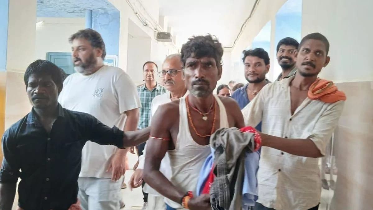 Bihar News: मृत समझकर पोस्टमार्टम के लिए ले जा रहे थे डॉक्टर, तभी एक शब्द सुनकर उठ खड़ा हुआ अधेड़...