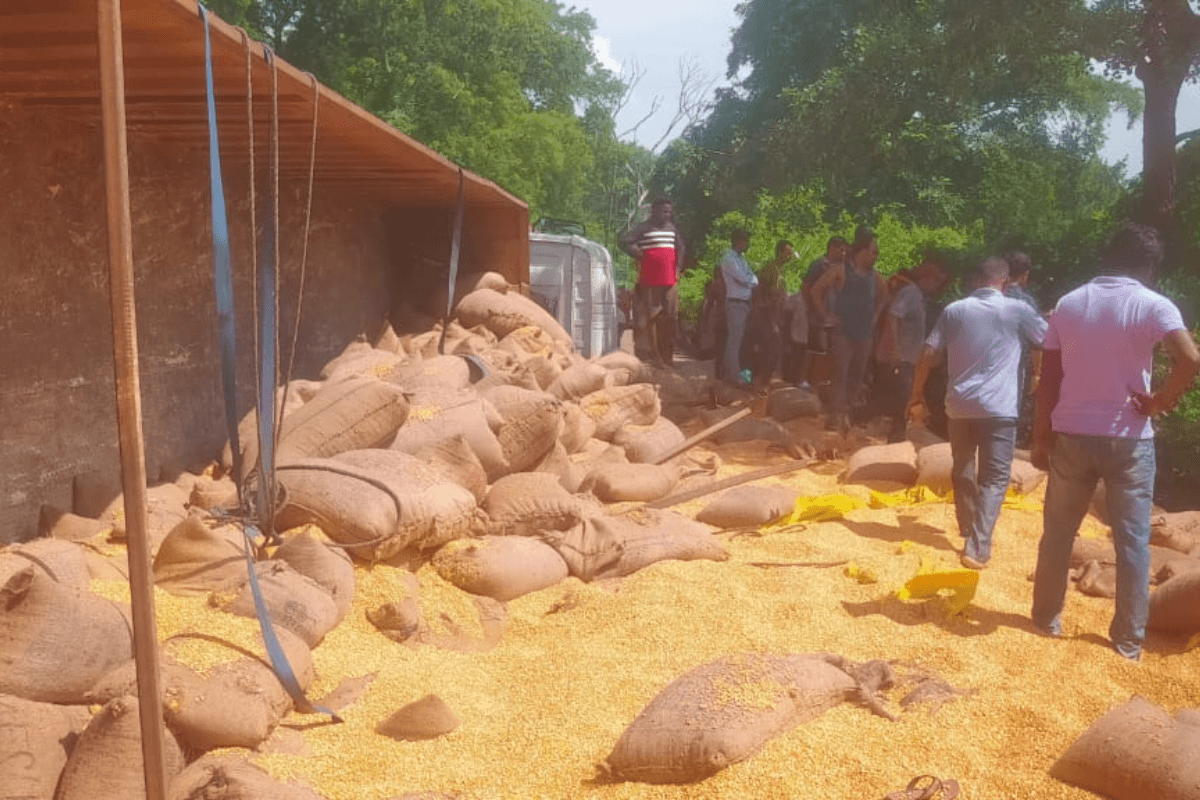 Road Accident in Dumka: मसानजोर घूमने आए पर्यटकों के साथ हुआ दर्दनाक हादसा, तीन की मौत, सात घायल