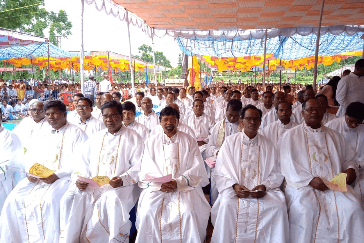 Gumla News: दो पुरोहित और एक ब्रदर को श्रद्धांजलि, 4 राज्यों के 50 हजार इसाई मिशनरी जुटे
