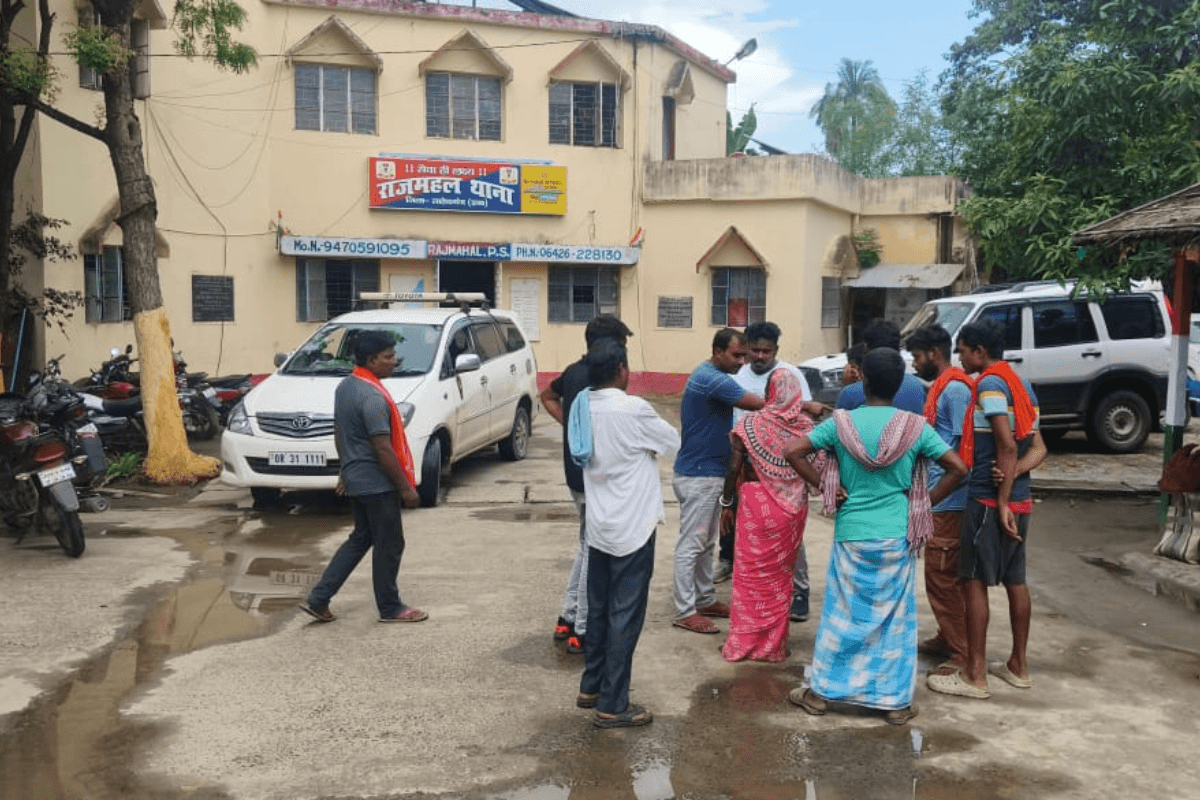 Jharkhand Crime News: ओडिशा के मोबाइल दुकान में हुई चोरी, साहिबगंज में पड़ा छापा, एक गिरफ्तार