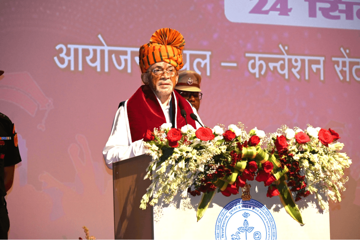 Jharkhand News: एसकेएमयू के दीक्षांत समारोह में शामिल हुए राज्यपाल संतोष गंगवार, युवाओं को दिया गुरुमंत्र