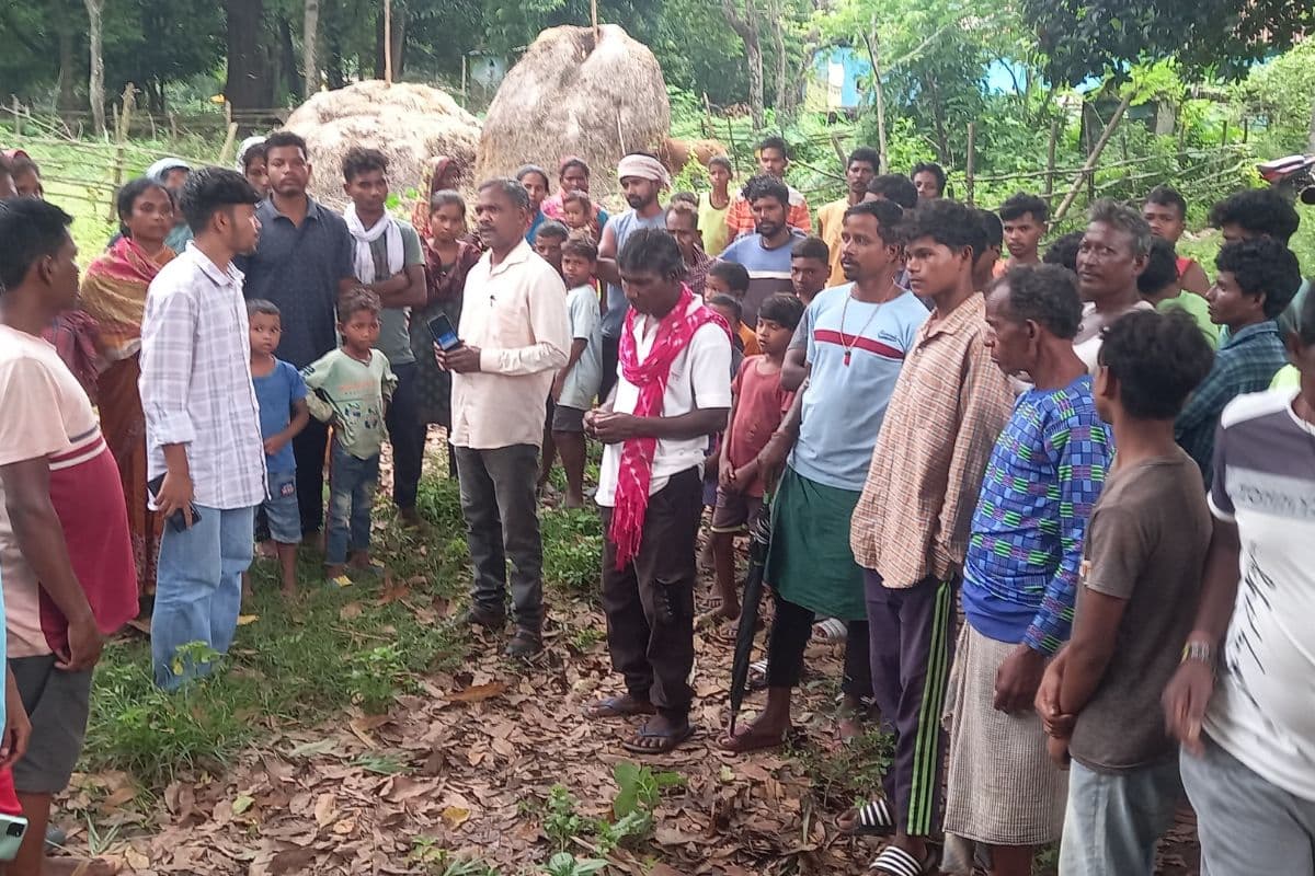 Jharkhand Crime: घर में घुस कर पति-पत्नी की हत्या, भाग कर बेटे ने बचायी अपनी जान