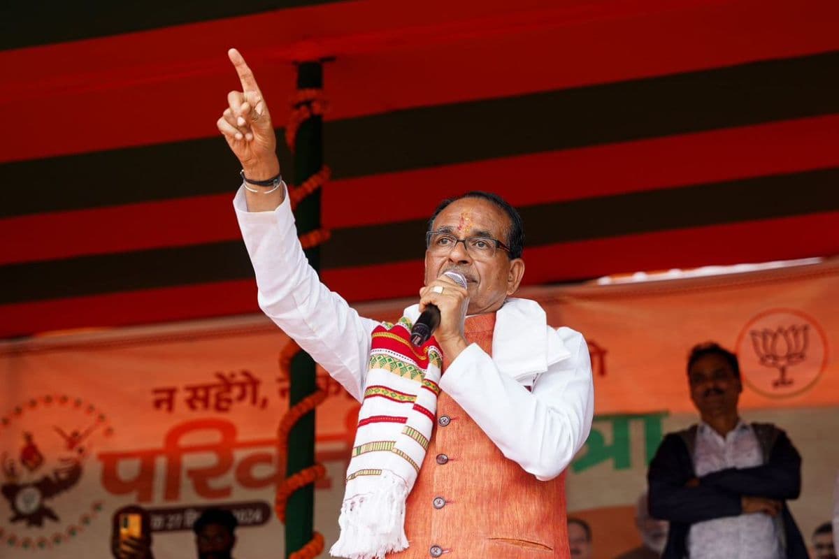 Shivraj Singh Chouhan ने हेमंत सरकार को बताया डाना तूफान से भी खतरनाक, बोले- एक बार और आयी तो….