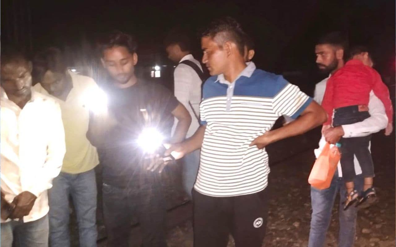 Aurangabad News: गया-डीडीयू रेलखंड पर दर्दनाक हादसा, ट्रेन की चपेट में आने से मजदूर की मौत