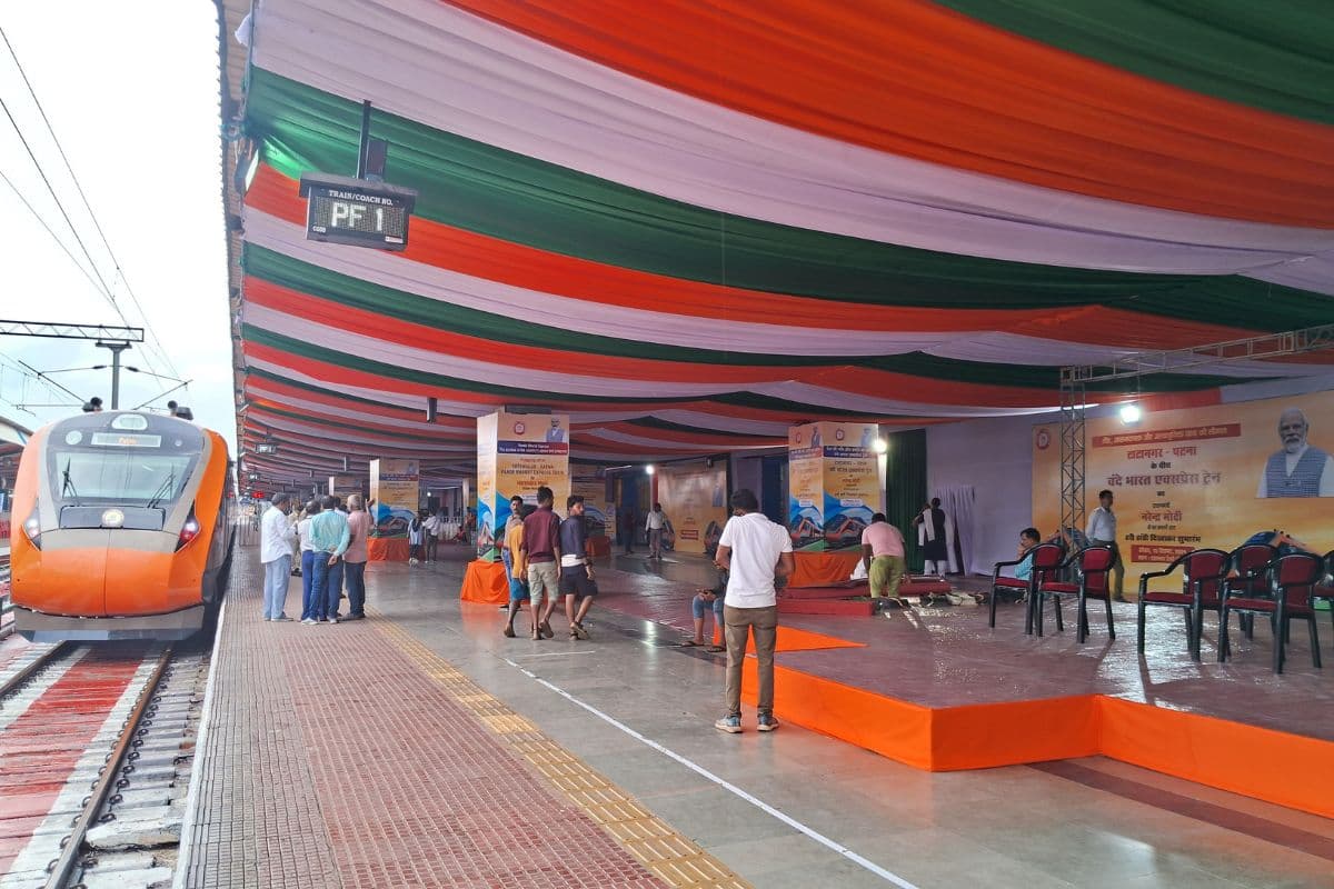 जमशेदपुर से टाटा-पटना समेत 6 वंदे भारत को हरी झंडी दिखाएंगे पीएम मोदी, 20 हजार लोगों का कराएंगे गृह प्रवेश