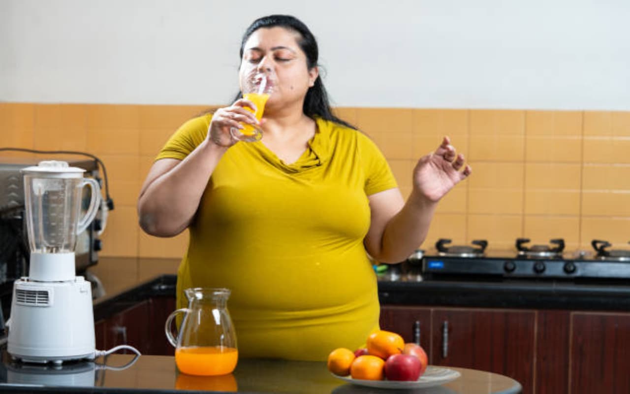 Weight Loss Tips: पेट में जमी जिद्दी चर्बी को खत्म करेंगे ये टेस्टी ड्रिंक्स, जरूर करें ट्राई