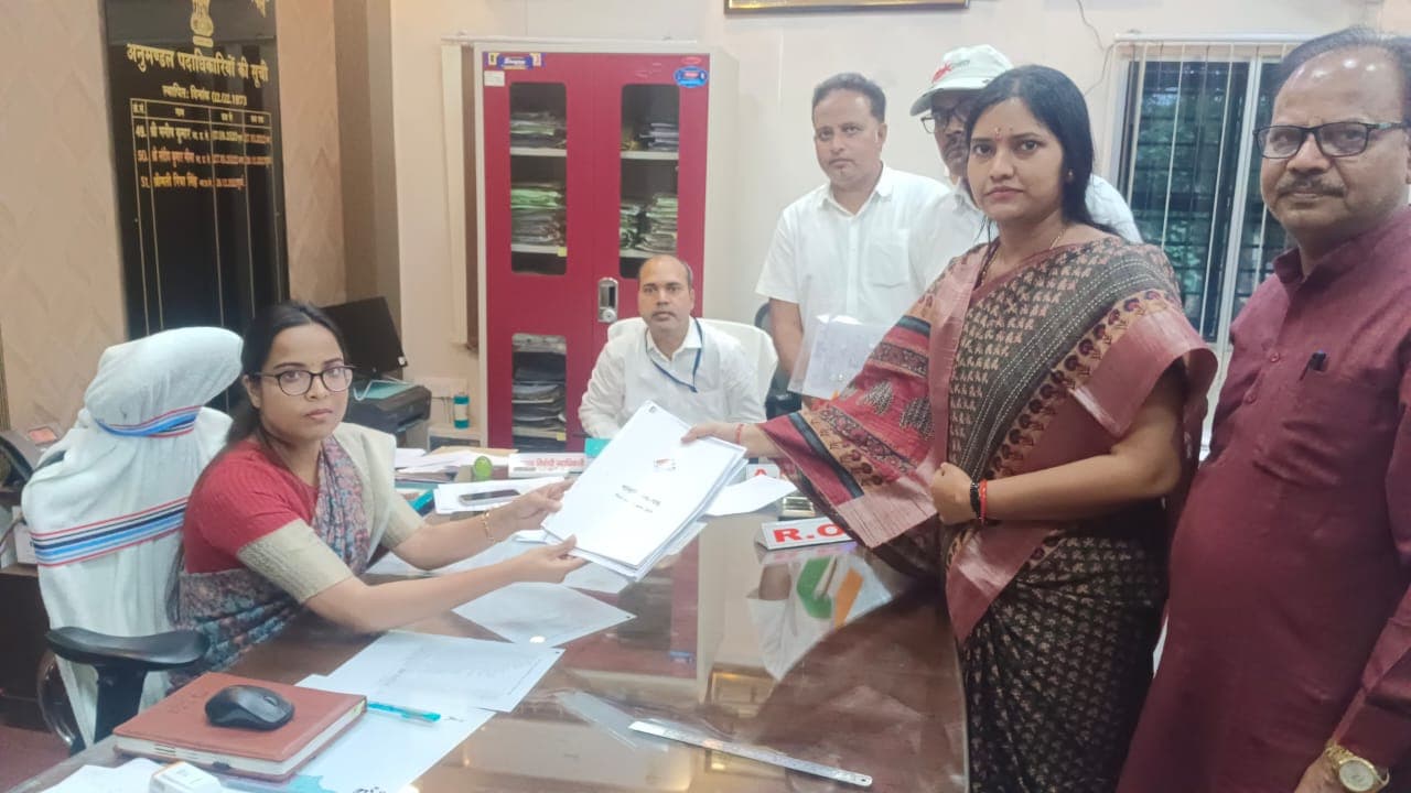 Kodarma Assembly Election 2024: नौ प्रत्याशियों ने किया नामांकन, रोजगार-विकास समेत गिनाई प्राथमिकताएं