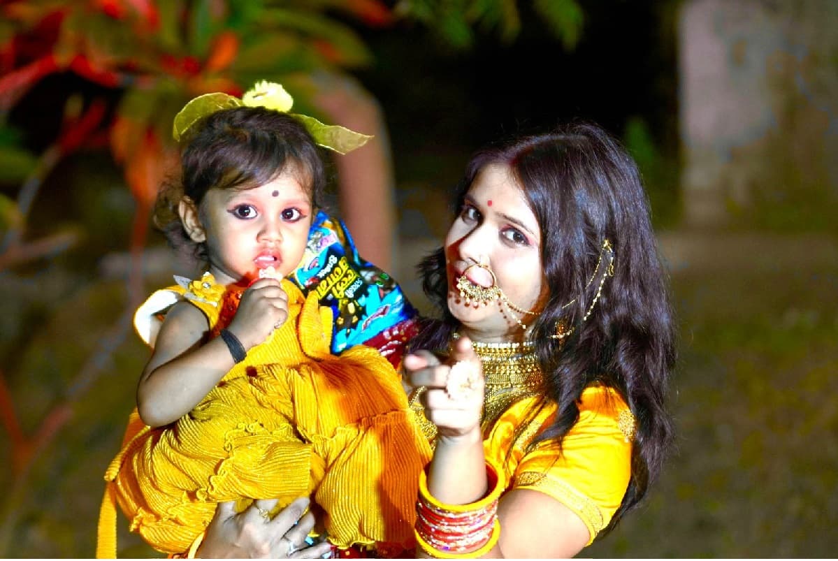 Chhath Song: बेटी होने पर मनीषा श्रीवास्तव ने जोड़ा कोसी भरने की तैयारी, देखिए वीडियो..