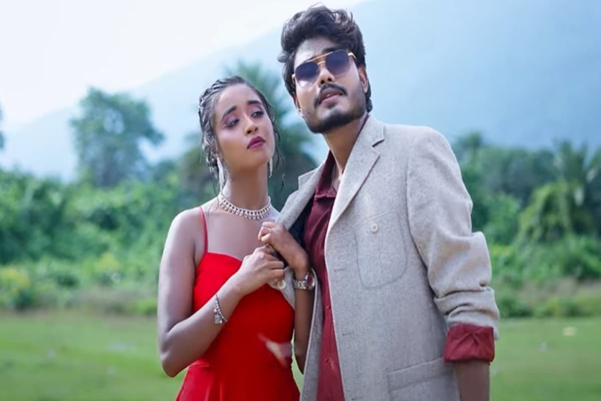 Bhojpuri Song: मरून कलर सड़िया के बाद अब आ गया है सड़िया कलर आसमानी, यहां देखिए