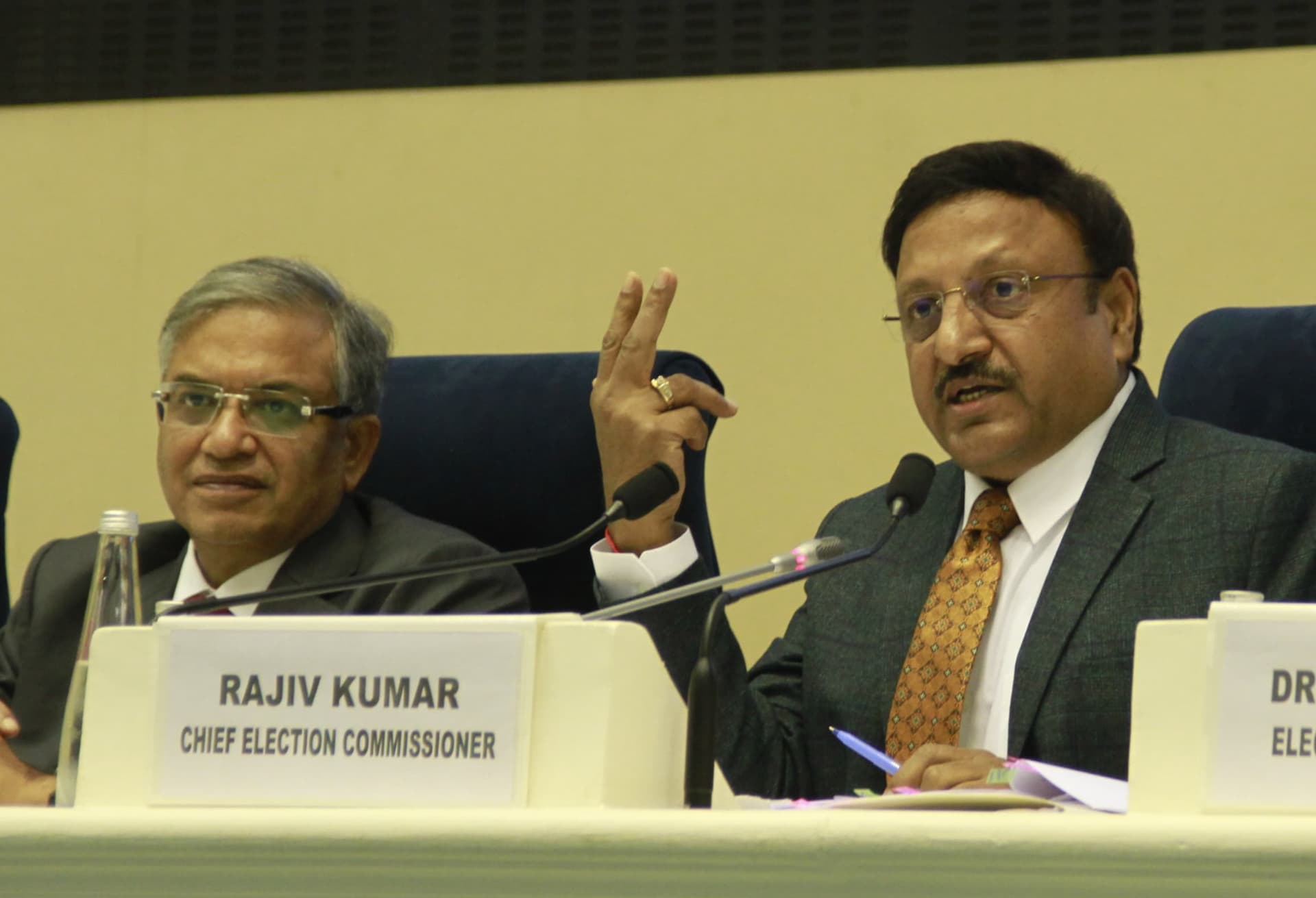 Election Commission: एग्जिट पोल करने वाली एजेंसियां को आत्ममंथन करने की जरूरत