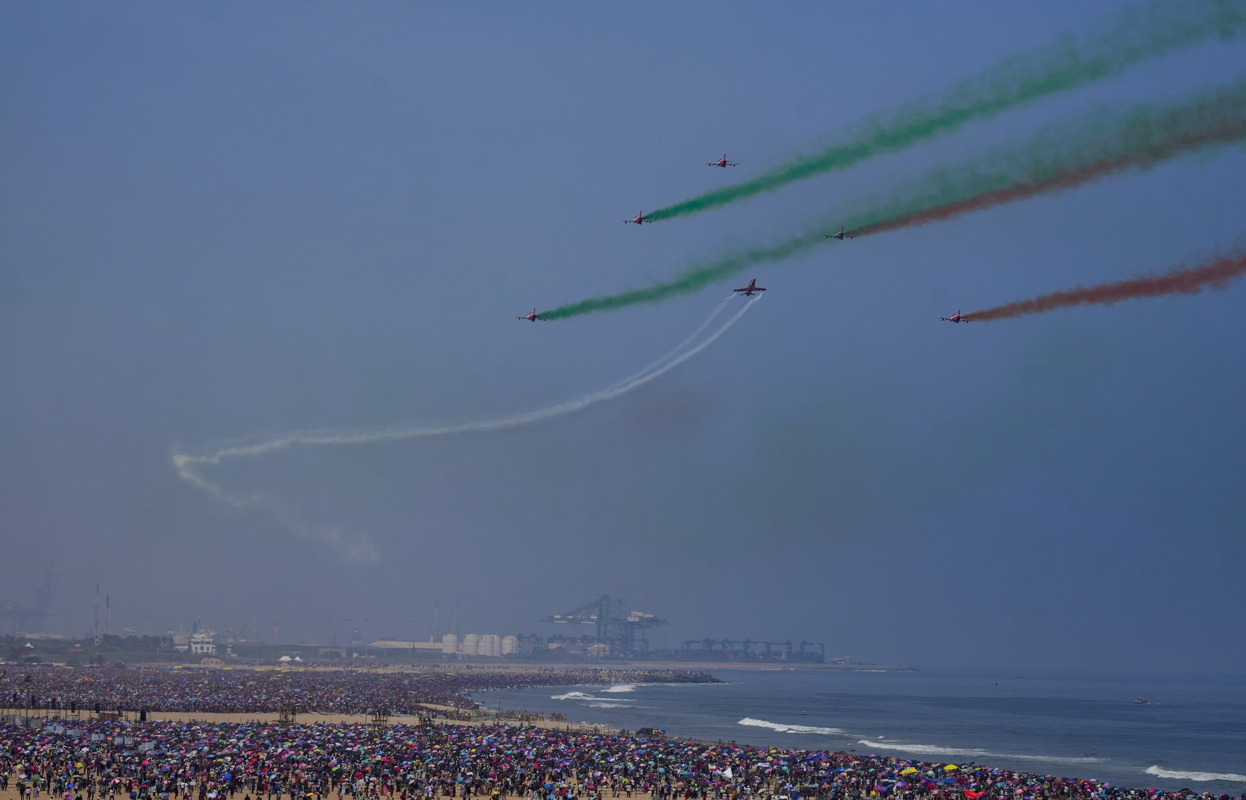 Chennai Air Show: चेन्नई में वायुसेना का एयर शो देखने आए 3 लोगों की मौत, करीब ढाई सौ लोग अस्पताल में भर्ती
