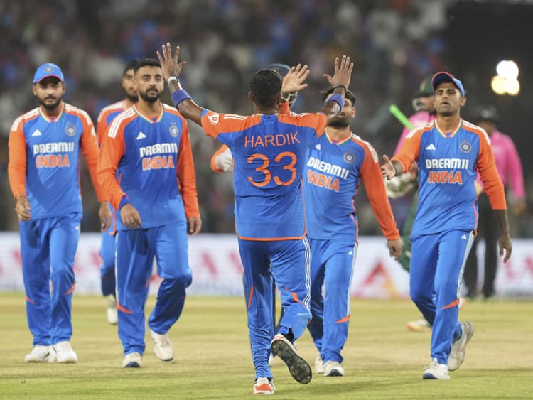 IND vs BAN: भारत ने बांग्लादेश को 127 के स्कोर पर किया ढेर, वरूण और अर्शदीप का जलवा