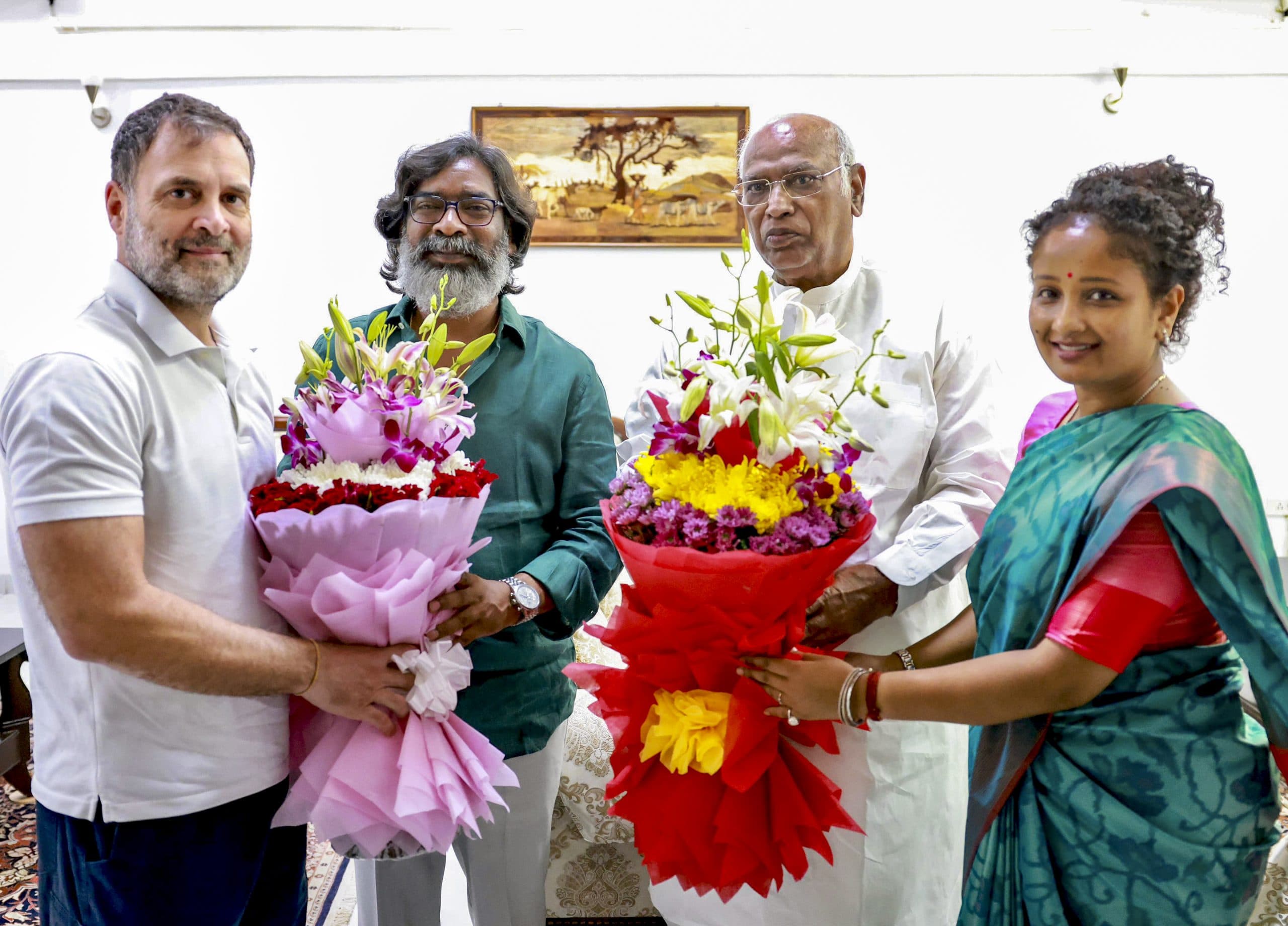 सीएम हेमंत सोरेन ने राहुल गांधी से की मुलाकात, सूत्रों के मुताबिक सीट शेयरिंग पर हुई चर्चा